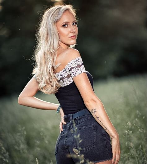 Model Sedcard Von Daniela Se0 Weibliches New Face Fotomodel Deutschland