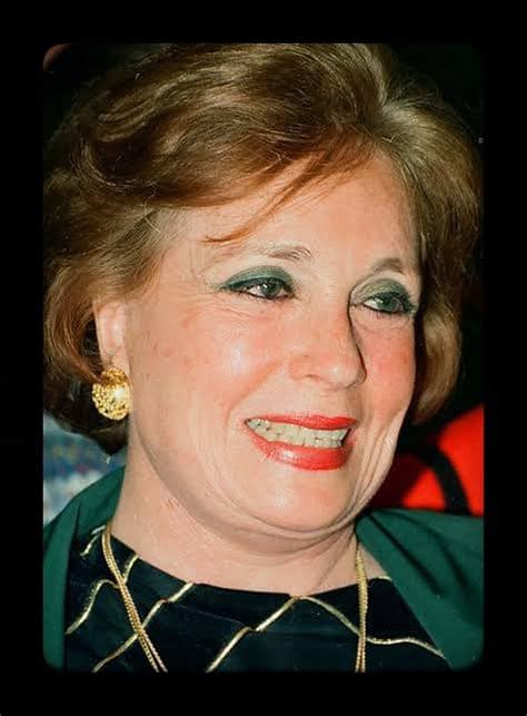 egyptian  lady jehan sadat dies aged  egyptian streets