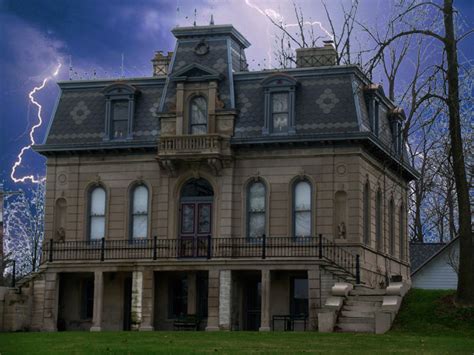 Chicagoland’s Spooky Haunted Houses