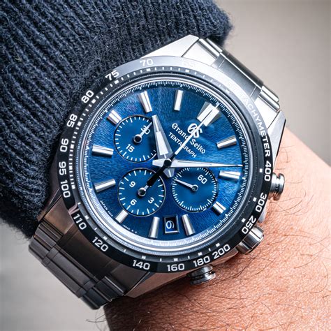 hands  debut grand seiko unveils  tentagraph   mechanical chronograph watchtime