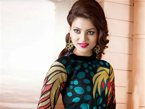 Model Urvashi Rautela Latest Hd Wallpaper Images Girls