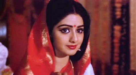 what are some pictures of sridevi which deserve 100