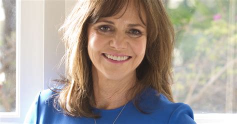 sally field locks on to lincoln role