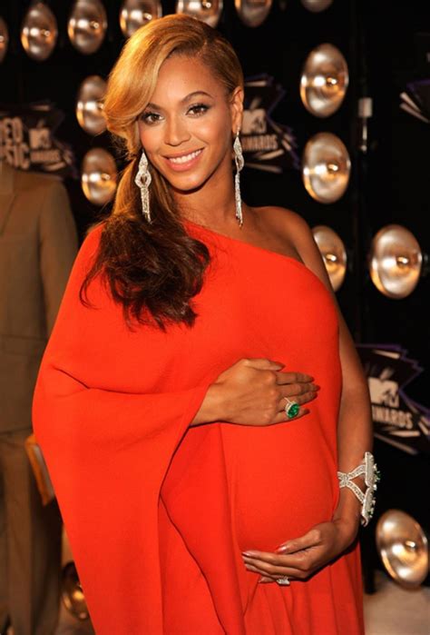 beyonce s pregnancy announcement takes over the internet arabia weddings