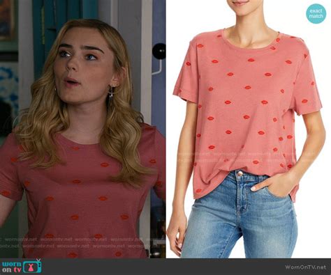 wornontv taylor s pink embroidered lip tee on american housewife meg