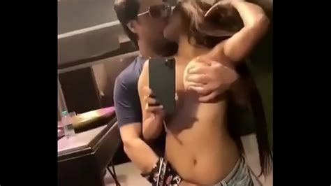Poonam Pandey Con Su Marido Presiona El Coño Con Los Dedos Xvideos