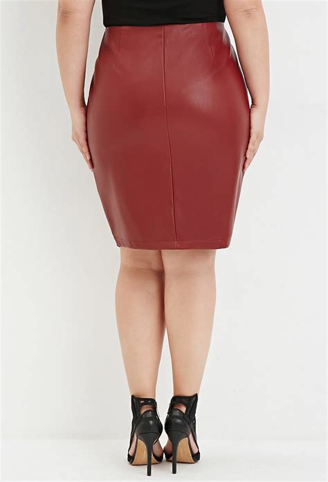 forever 21 plus size zipped faux leather skirt in burgundy