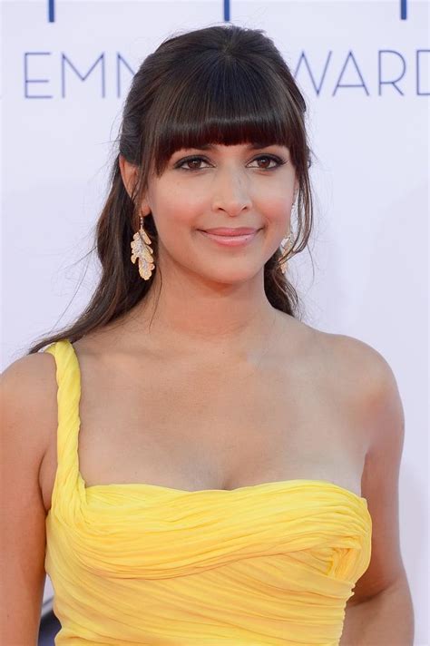 70 Hot Pictures Of Hannah Simone Are Sexy As Hell Page 5 Of 5 Best