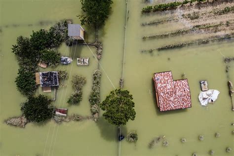 inondations mortelles en italie le bilan salourdit de nouveaux villages evacues carte