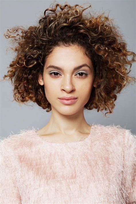 25 easy and cute hairstyles for curly hair southern living
