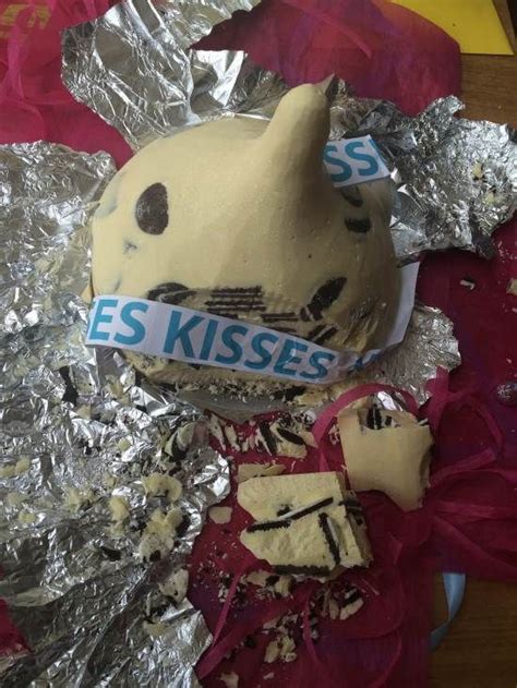 Worlds Biggest Hershey S Kiss Recipe Howtocookthat Cakes Dessert