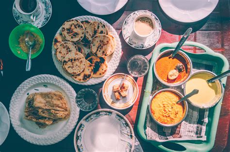 ultimate guide  sri lankan food    dishes
