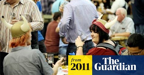 Real Ale Wins New Generation Of Fans Beer The Guardian