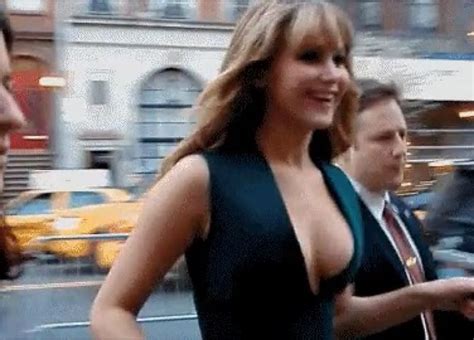 jennifer lawrence braless boobs bouncing cleavage fappenist