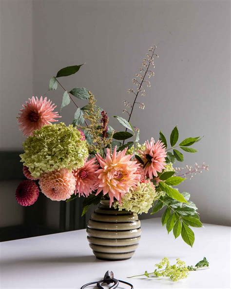 simple floral arrangement ideas