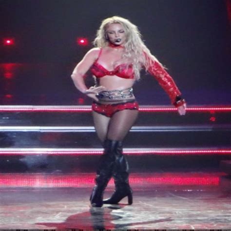 britney spears parasara number of outfits on the show “piece of me