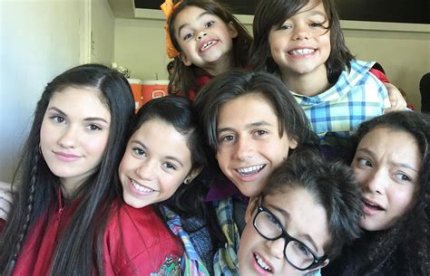 Jenna Ortega And ‘stuck In The Middle’ Cast Share Cute