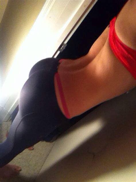 50 pictures of hot girls wearing yoga pants