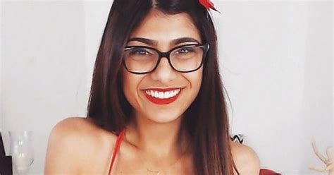 Ex Porn Star Mia Khalifa Claims She Was Threatened With Beheading In
