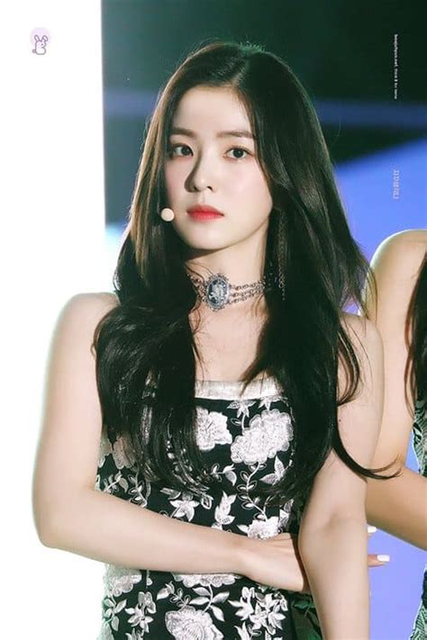 Irene Red Velvet Is Stunning With A Thin Short Dress