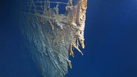 titanic shipwreck rests   reveal extensive decay