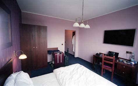 koeln pascha hotel room     room   pascha broth flickr