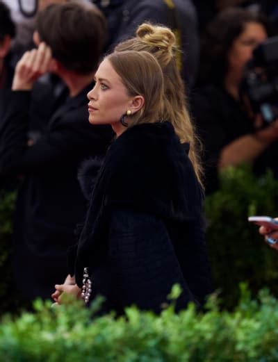 Ashley Olsen Suffering From Lyme Disease The Hollywood