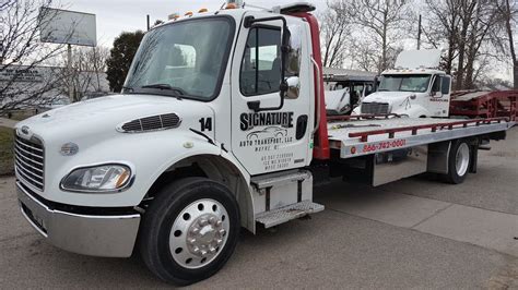 good condition  freightliner  car flatbed tow truck  sale