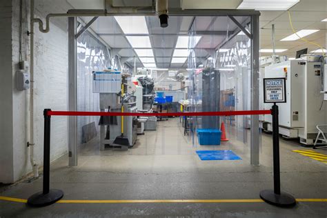 manufacturing   cleanroom  prevent product contamination
