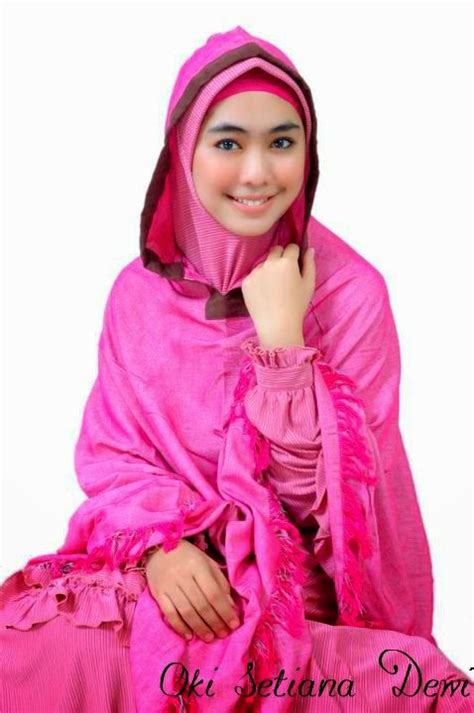 10 Model Baju Muslim Gamis Syar I Ala Artis Oki Setiana