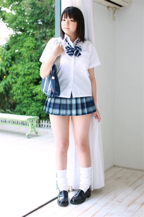 篠崎愛 女子中学生っぽい制服コスプレがエロい画像57枚まとめ