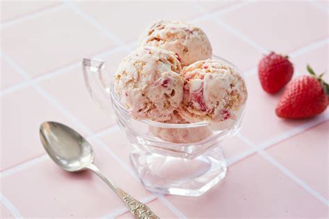 machine strawberry cheesecake ice cream bigger bolder baking