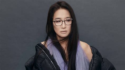 vera wang  turns model   fronts  sunglasses campaign