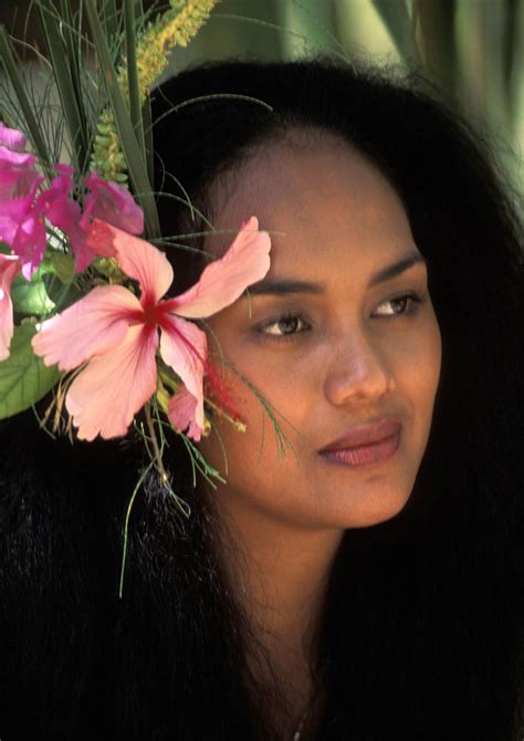 islands  tahiti credit lam nguyen polynesian girls hawaiian girls tahiti