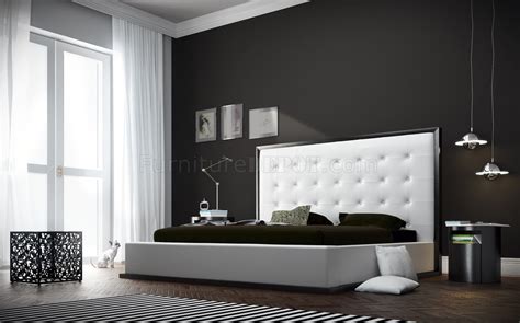 Ludlow Platform Bed In White Full Leather By Modloft
