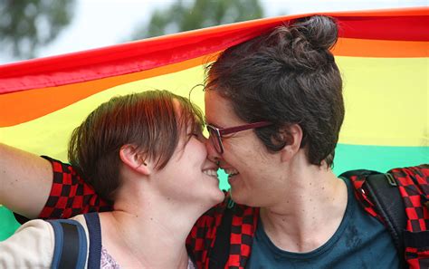 Australia Legalizes Same Sex Marriage In Historic Decisionhellogiggles