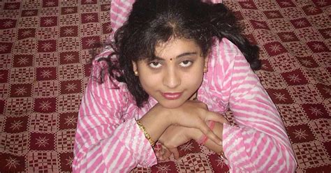 beautiful desi indian and bangladeshi girls at bedroom photos