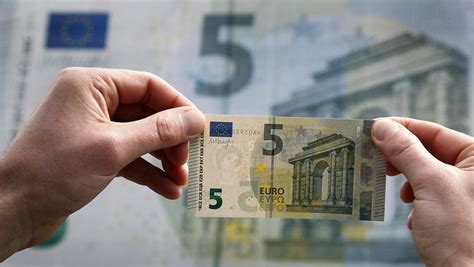 nieuw  eurobiljet zorgt voor betalingsproblemen het parool