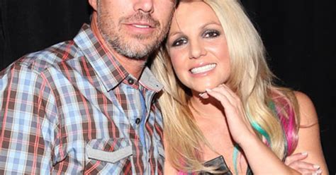 Britney Spears Returns 90 000 Engagement Ring To Jason