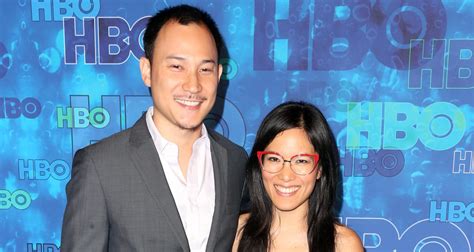 meet justin hakuta comedian ali wongs  husband