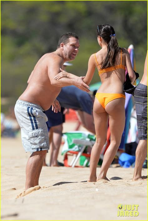 dane cook 45 and girlfriend kelsi taylor 19 flaunt pda in hawaii