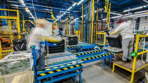 activity   manufacturing sector    weakest