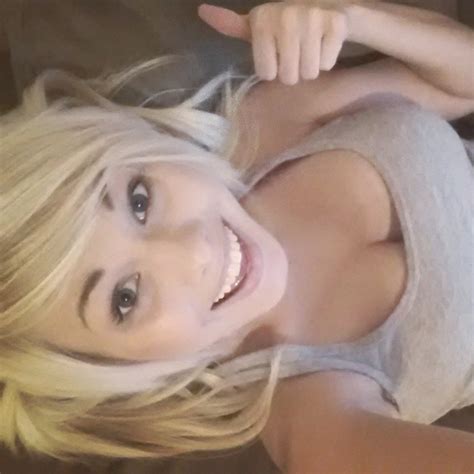 Tabs24x7reallife Sexy Cleavage Photos 44 Pics Sexy Youtubers