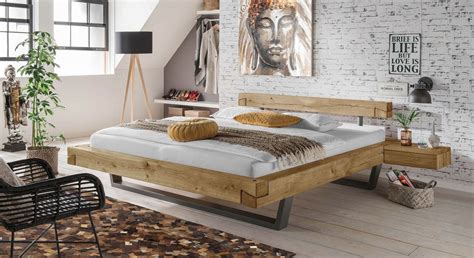 echtholz balkenbett aus wildeiche  schwebeoptik arsos wood bed