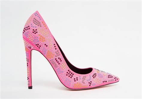 get the look for less carrie bradshaw s shoes so sue me