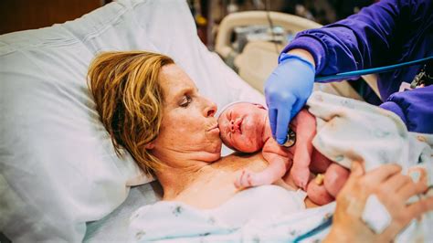 woman 61 gives birth to her own granddaughter after acting as