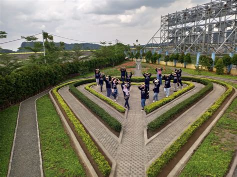 rekomendasi lokasi wisata  bendungan jatigede  bisa dilintasi bus