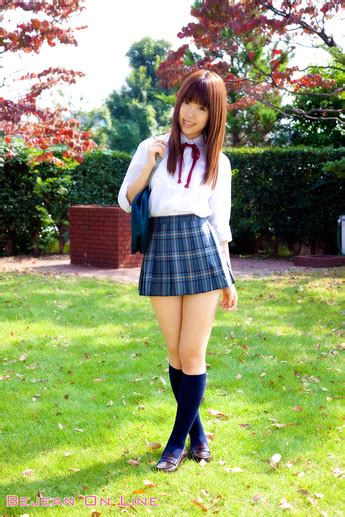 Mizuho Shiraishi Japanese Sexy Model Hot Japanese Schoolgirl Uniform
