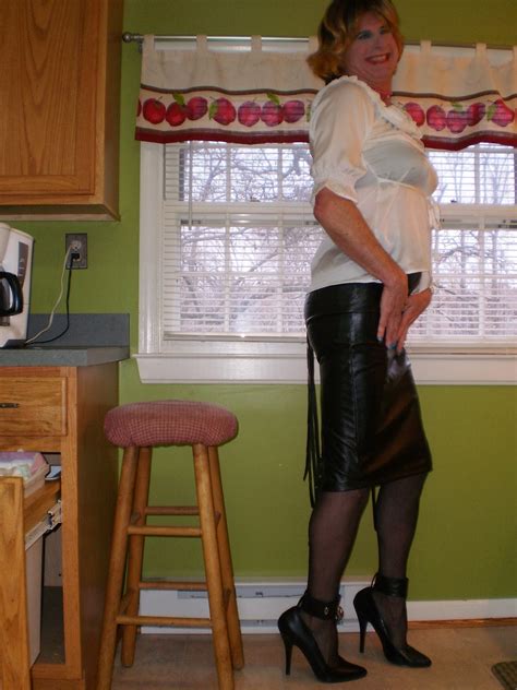 Maid Diane S Sissy Blog The Hobbled Controlled Sissy