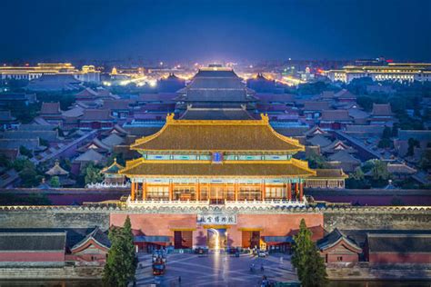 China’s Forbidden City Opens Up For Night Tours For Two
